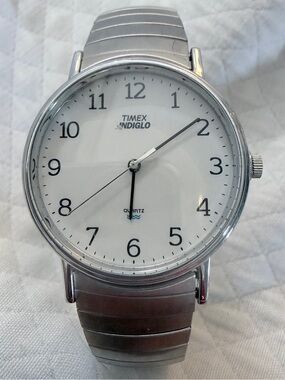 Timex Indiglo Easy Reader Quartz Watch Silver Tone Expansion Band CR2016